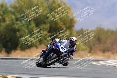 media/May-15-2022-SoCal Trackdays (Sun) [[33a09aef31]]/Turn 7 (1145am)/